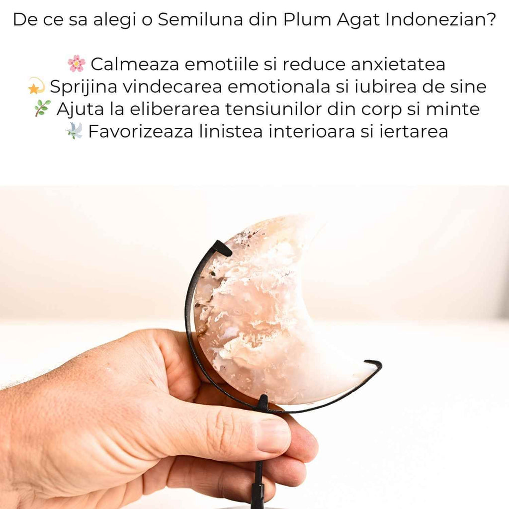 Semiluna din Plum Agat – Sculptata manual, armonie interioara si blandete