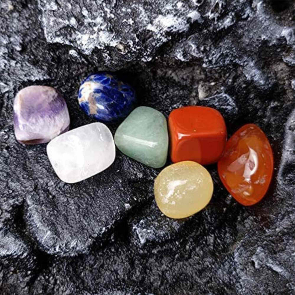 Mini Set cu 7 mini pietre semipretioase polisate si 7 cristale semipretioase hexagonale naturale - cristale vindecatoare pentru meditatie, ameliorarea anxietatii, yoga