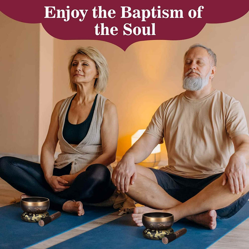 Set Bol Tibetan cantator prelucrat manual la poalele muntelui Himalaya - un percutor cu doua capete din lemn si piele, si o perna cusuta manual – ideal pentru energizare, purificare si meditatie