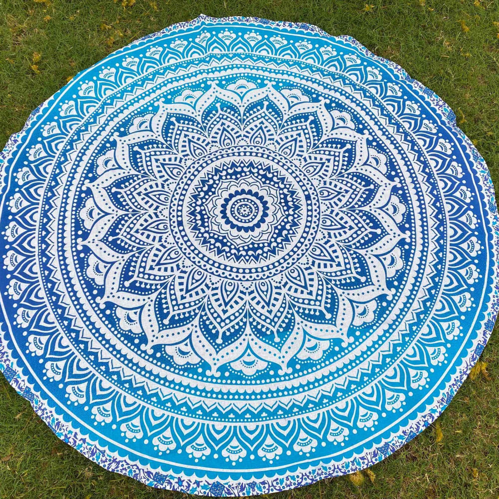 Panza Rotunda 125 cm pentru Plaja cu Model Mandala, Realizata Manual - Covor Indian din Bumbac pentru Decor Boho/Masa/Exercitii de Yoga si Picnic
