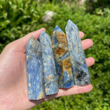 Turn cristal natural Kianit albastru 9 -10 cm