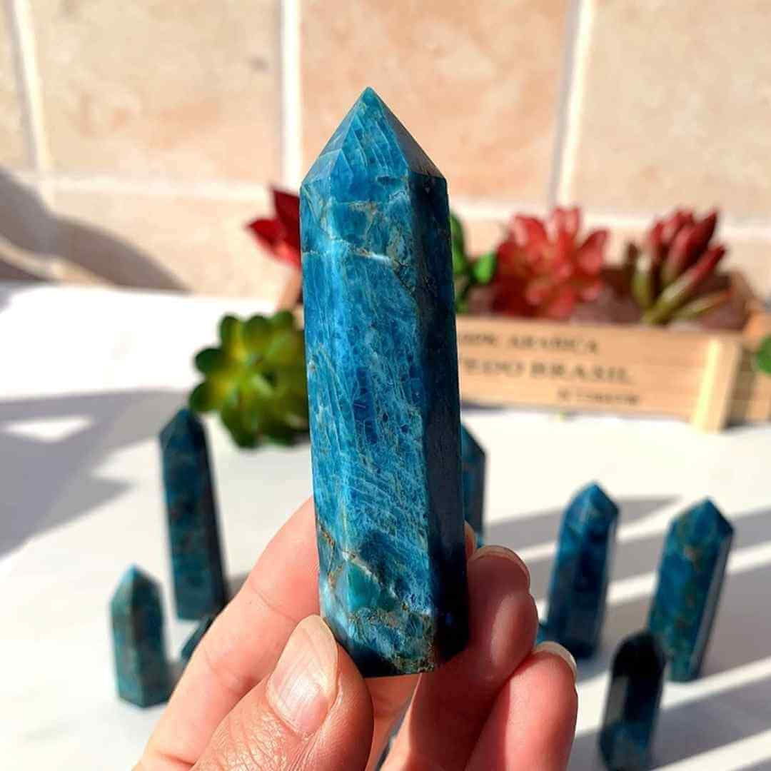 Turnul de cristal natural Apatit Albastru 9-10 cm